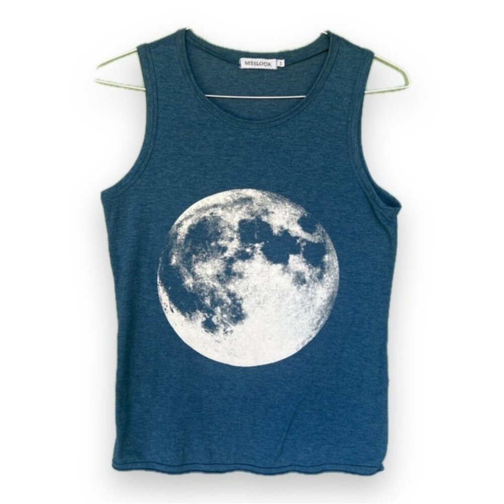 MISSLOOK Blue Moon Graphic Tank Top